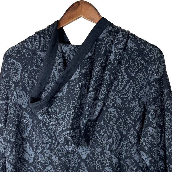 John + Jenn Size S Dylan Hoodie Tunic Sweater Pullover Black Gray Python Print - Picture 3 of 13